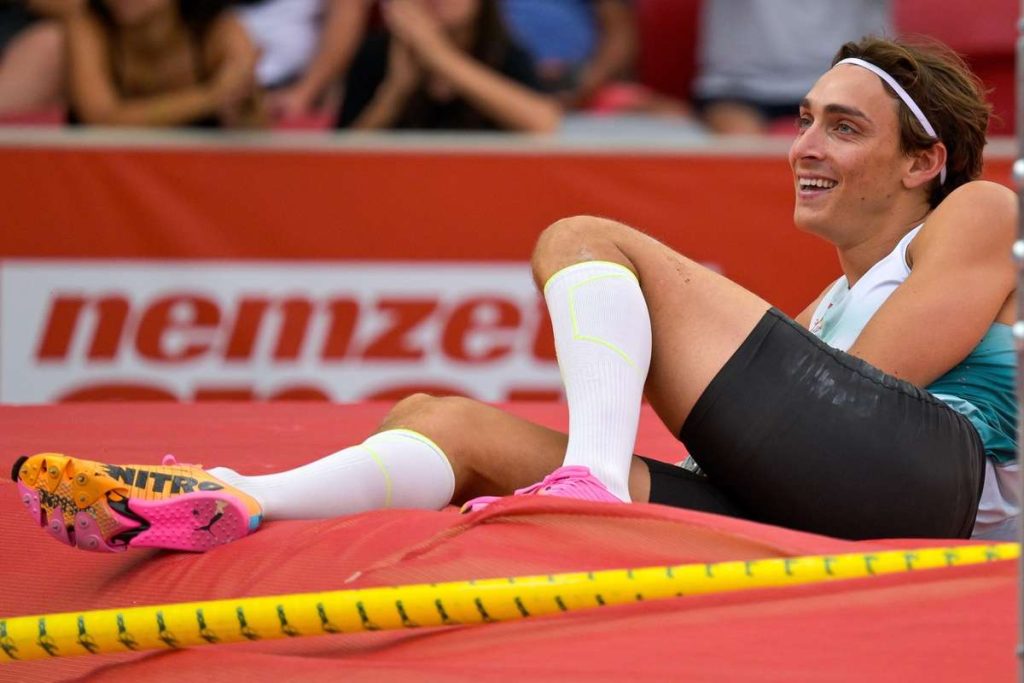 Duplantis conduce mitingul de la Budapesta, dar nu reușește să-și depășească propriul record mondial. Duplantis conduce mitingul de la Budapesta dar nu reuseste sa si depaseasca propriul record mondial