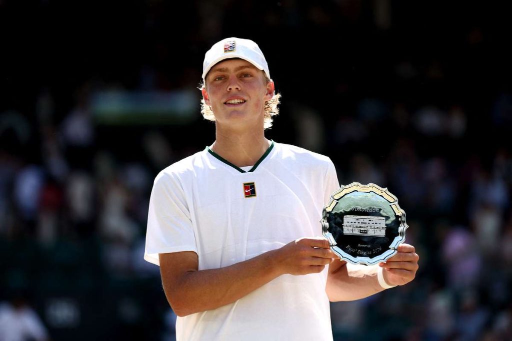 Fiul lui Lleyton Hewitt a fost aproape de victorie. Înfrânt în finala juniorilor de la Wimbledon. Fiul lui Lleyton Hewitt a fost aproape de victorie Infrant in finala juniorilor de la Wimbledon
