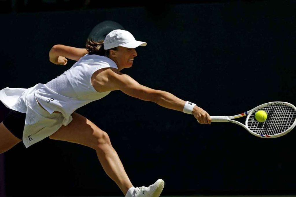 Iga Swiatek a învins o fostă număr 1 mondial și s-a calificat în turul 3 la Wimbledon. Iga Swiatek a invins o fosta numar 1 mondial si s a calificat in turul 3 la Wimbledon