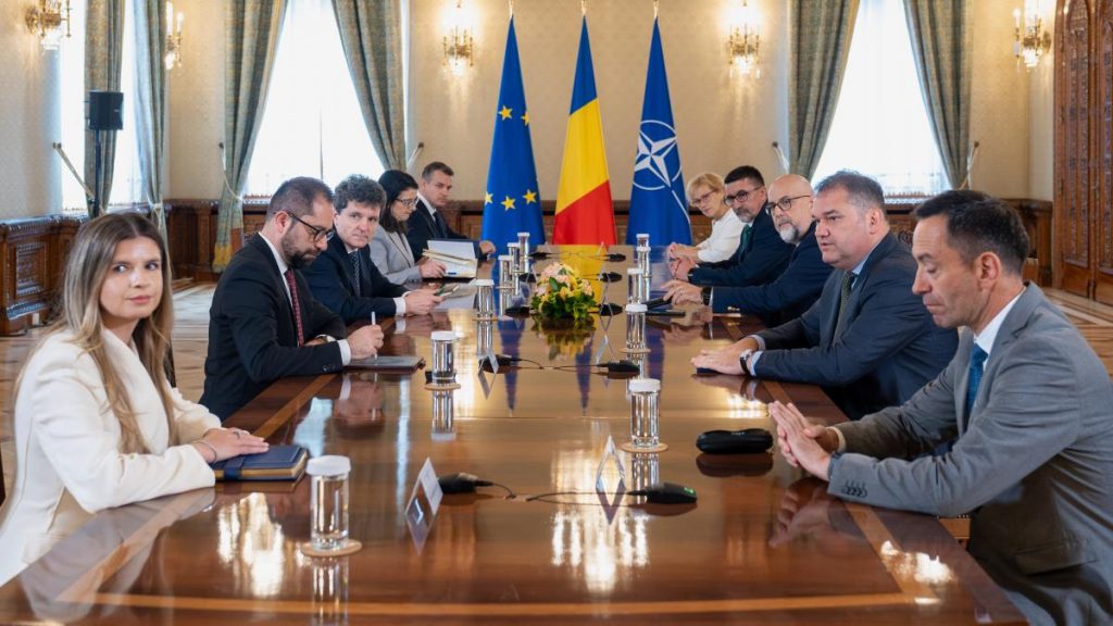 Inainte de intalnirea cu Nicusor Dan Kelemen Hunor cere PSD PNL si USR sa participe