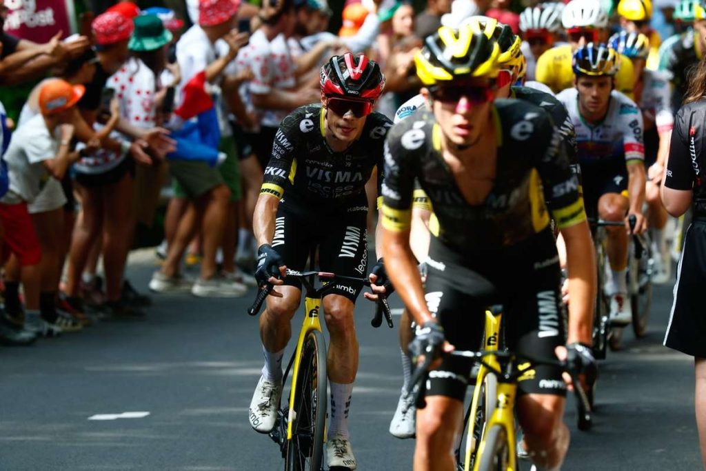 Jonas Vingegaard ciclistul danez de pe locul 2 la general a abandonat Turul Frantei dupa o cadere severa