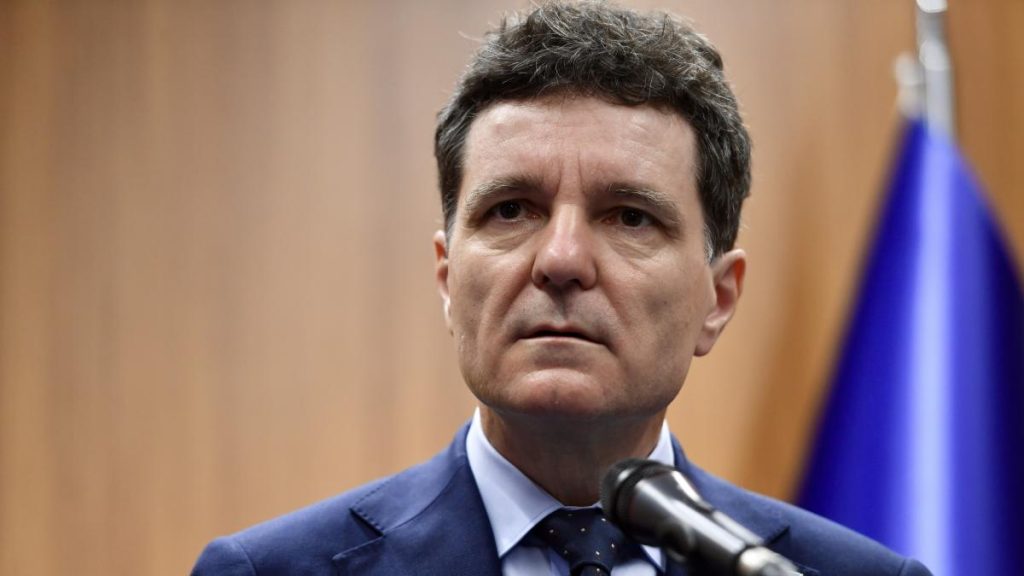 Nicushor Dan isi exprima optimismul ca Legea salarizarii va fi adoptata la timp Cred ca mai exista sanse