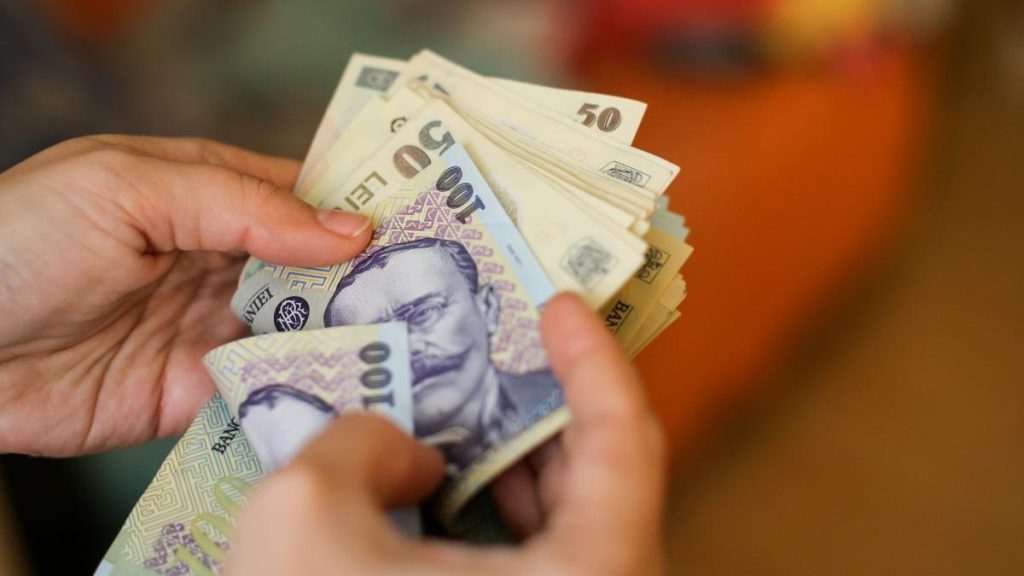 noua lege a salarizarii cine va beneficia de compensatie salariala spor dublu pentru