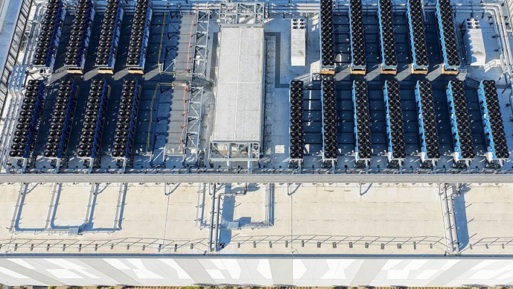 Bulgaria importa energie electrica ieftina de la noi la pranz si o vinde mai scump seara Bolojan avertizeaza