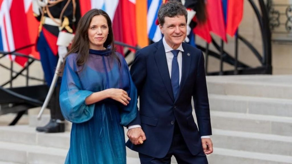 Ce avere are Mihaela Grădinaru. Declarația ei a fost făcută publică. Nicușor Dan: „Pentru a… Ce avere are Mihaela Gradinaru Declaratia ei a fost facuta publica Nicusor Dan Pentru a