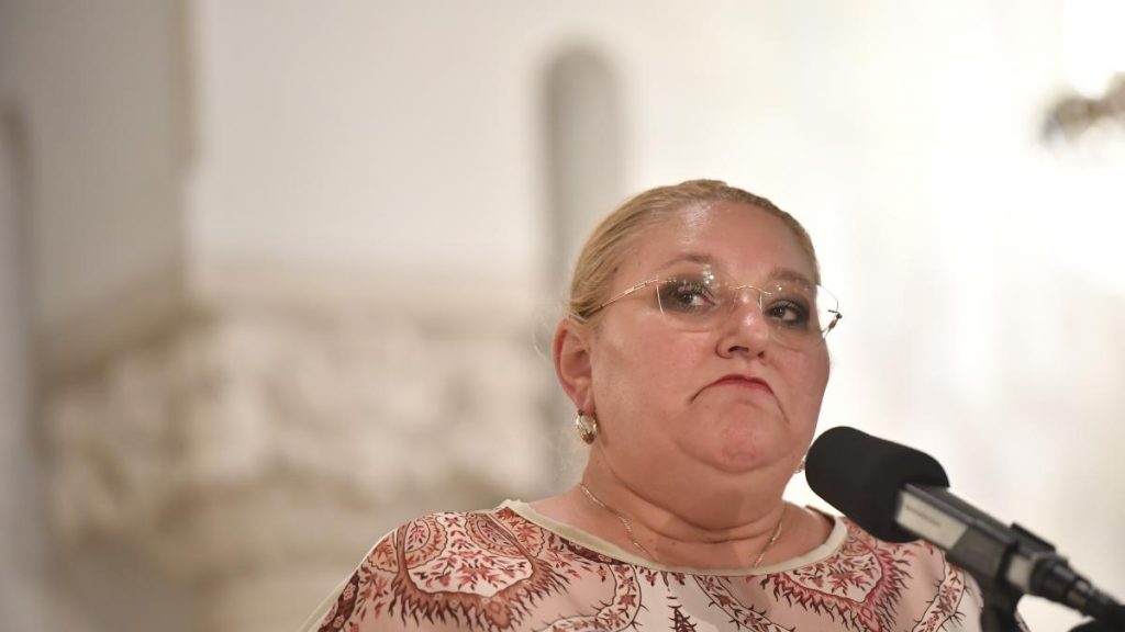 Diana Sossoaca a fost raportata la Parchetul General pentru tradare de tara Estesubordonata unei