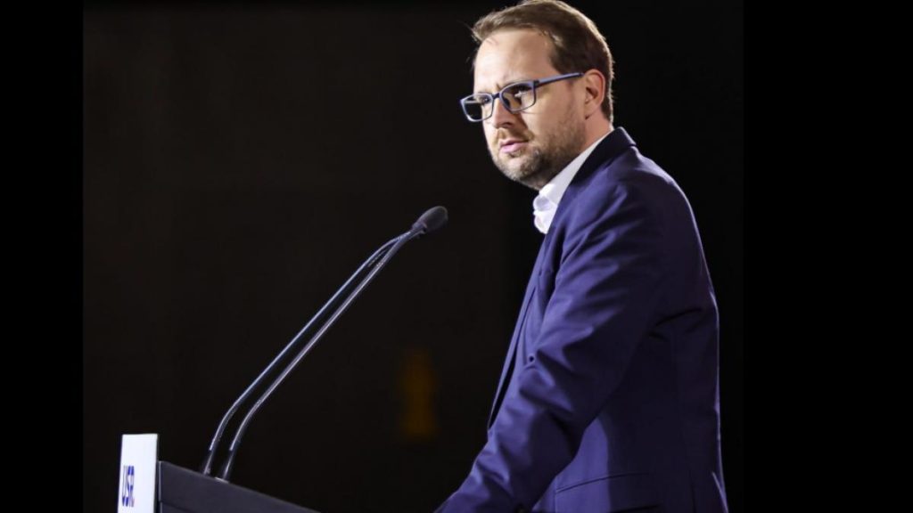 Fritz îi îndeamnă pe susținători să protesteze și să transmită mesaje pe rețelele sociale împotriva „abuzurilor PSD”. Ședință USR pentru revalidarea mandatului său. Fritz ii indeamna pe sustinatori sa protesteze si sa transmita mesaje pe retelele sociale impotriva abuzurilor PSD Sedinta USR pentru revalidarea mandatului sau