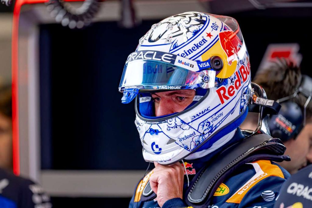 Max Verstappen s-a retras în prima tură a ultimului Mare Premiu al Olandei. Max Verstappen s a retras in prima tura a ultimului Mare Premiu al Olandei