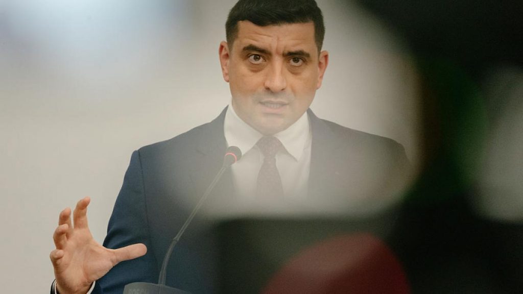 Patru foști oficiali americani, inclusiv doi ambasadori în România, cer Statelor Unite să-i retragă viza lui George Simion. Patru fosti oficiali americani inclusiv doi ambasadori in Romania cer Statelor Unite sa i retraga viza lui George Simion