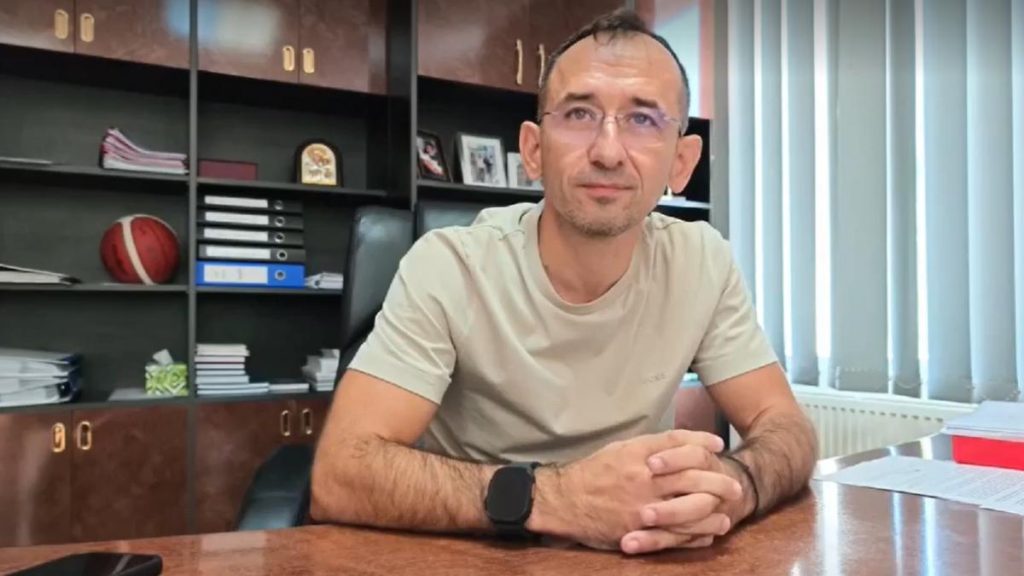 Primarul PSD din Moldova Nouă, afectat de „amendamentul Fritz”: „Legea ANI mi se pare ușor exagerată, dar trebuie să o respect” Primarul PSD din Moldova Noua afectat de amendamentul Fritz Legea ANI mi se pare usor exagerata dar trebuie sa o respect