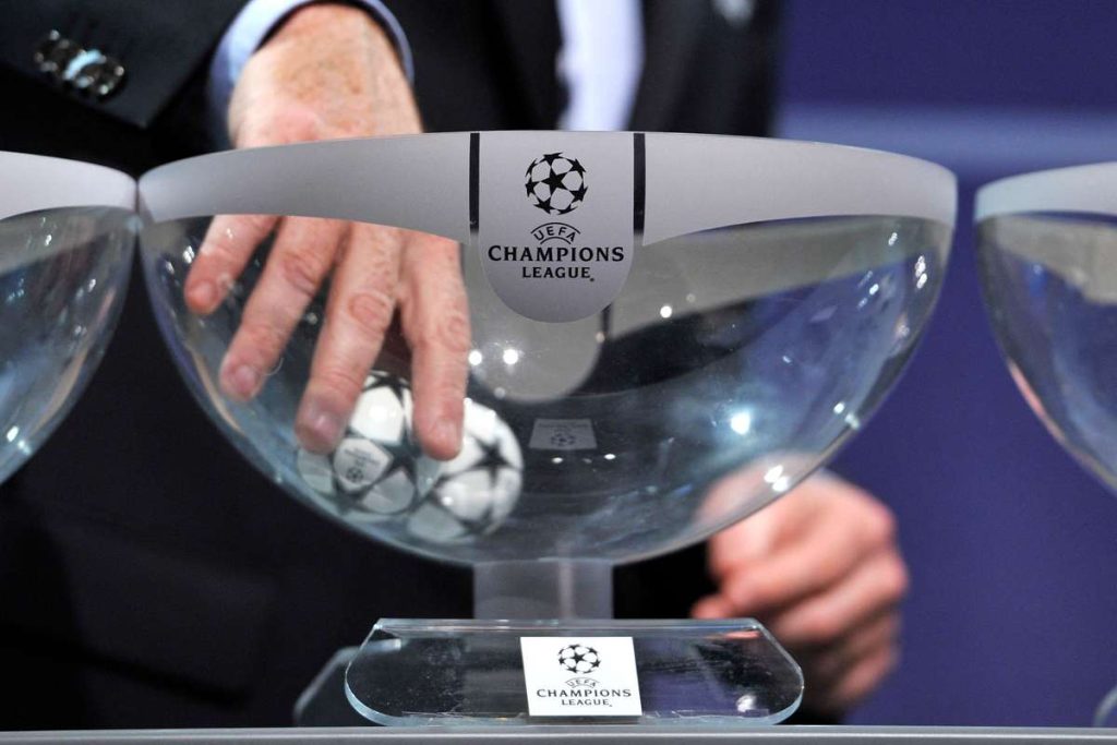 Programul play-off-ului Ligii Campionilor a fost finalizat. Duel echilibrat pe baza fostei confruntări dintre Craiova. Programul play off ului Ligii Campionilor a fost finalizat Duel echilibrat pe baza fostei confruntari dintre Craiova