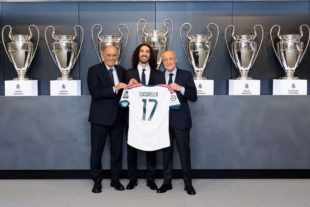 Real Madrid și-a prezentat fundașul la două zile după ce a debutat într-un meci oficial. Real Madrid si a prezentat fundasul la doua zile dupa ce a debutat intr un meci oficial