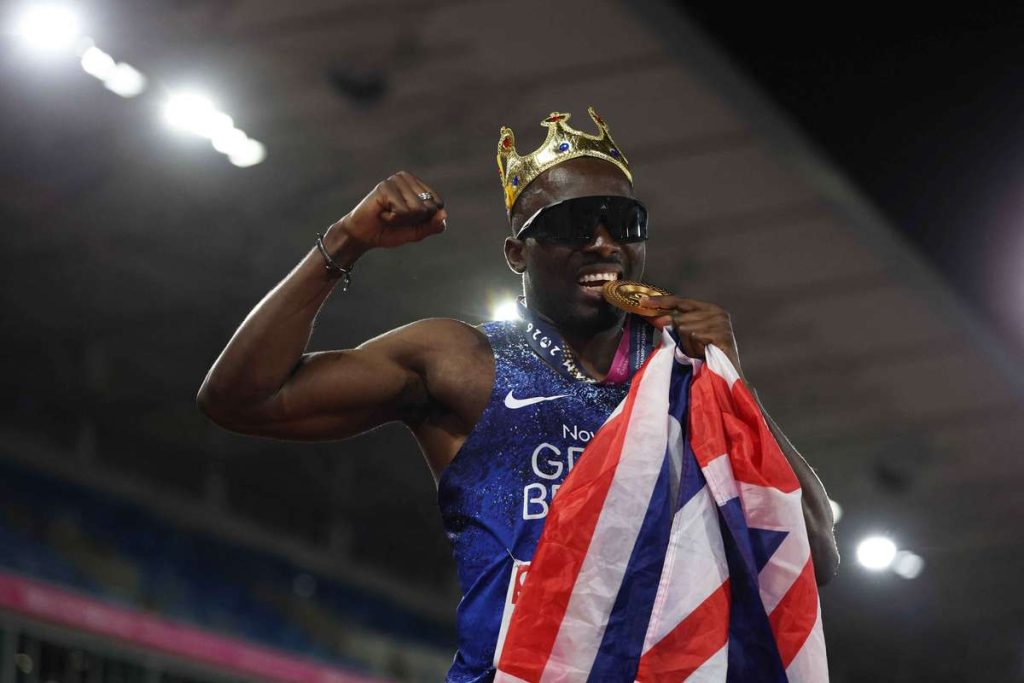 Romell Glave îl înfruntă pe campionul en-titre Marcell Jacobs și obține medalia de aur la 100m european. Romell Glave il infrunta pe campionul en titre Marcell Jacobs si obtine medalia de aur la 100m european