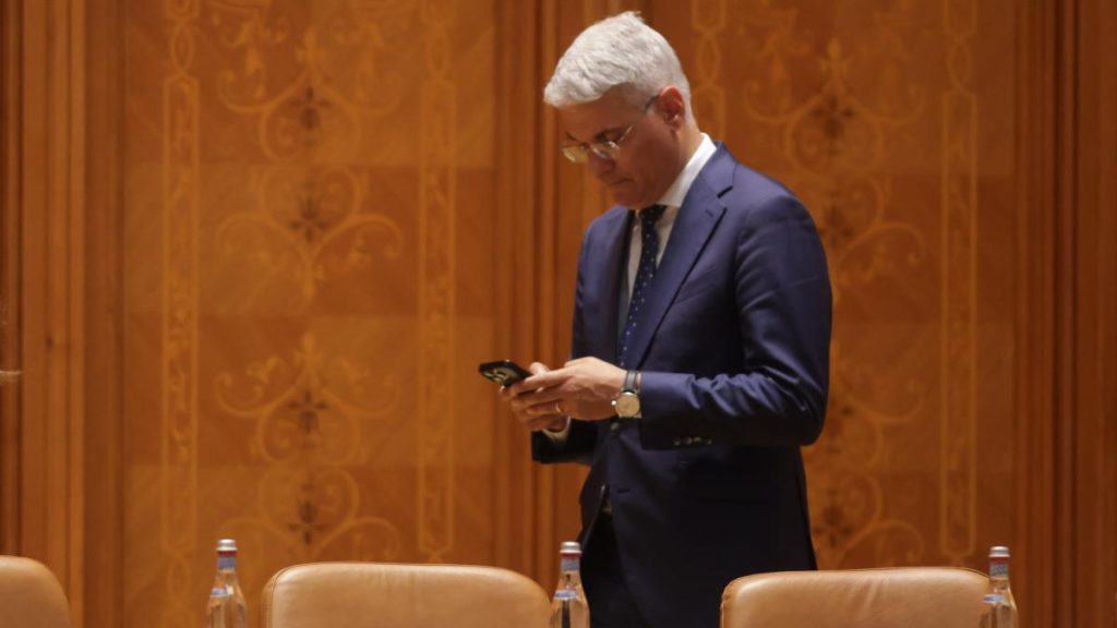 Surse: Răspunsul de la Bruxelles cu privire la Legea salarizării. Soluția sugerată pentru obținerea finanțării: extinderea CASS la pensii. Surse Raspunsul de la Bruxelles cu privire la Legea salarizarii Solutia sugerata pentru obtinerea finantarii extinderea CASS la pensii