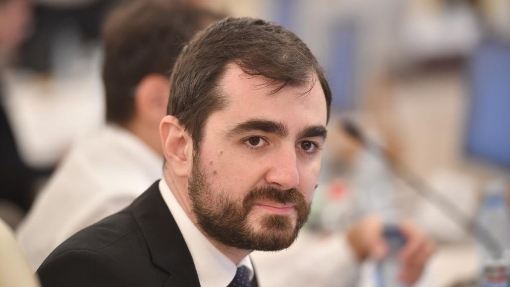 Un fost ministru român se alătură Guvernului Republicii Moldova: Claudiu Năsui devine ministru al Economiei și renunță la mandatul de deputat. Un fost ministru roman se alatura Guvernului Republicii Moldova Claudiu Nasui devine ministru al Economiei si renunta la mandatul de deputat