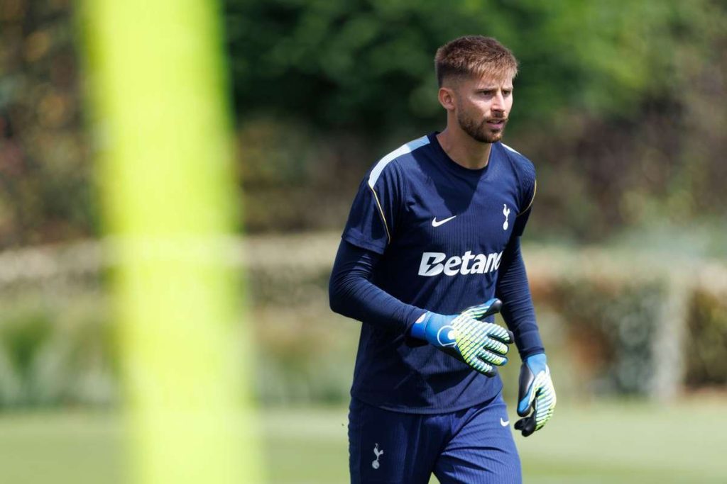 Vicario parasete Spurs dupa pierderea statutului de titular i se ntoarce n Serie A pentru a apra poarta echipei Juventus