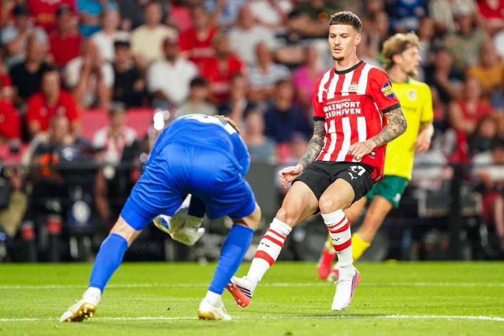 dennis man a inceput noul sezon pe banca de rezerva psv a cedat victoria in ultimele minute