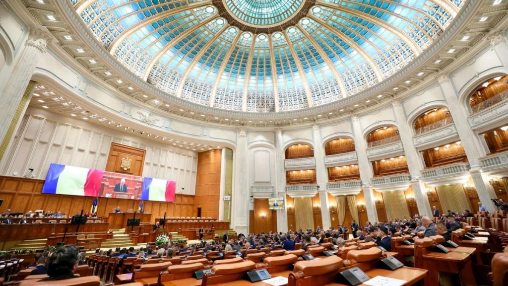 Scandalul incompatibilităților. Mihaiu (USR): „Declarațiile ministrului Cseke nu au fundament.” Văcaru (PSD): „Se va rezolva mâine în Parlament.” scandalul incompatibilitatilor mihaiu usr declaratiile ministrului cseke nu au fundament vacaru psd se va rezolva maine in parlament