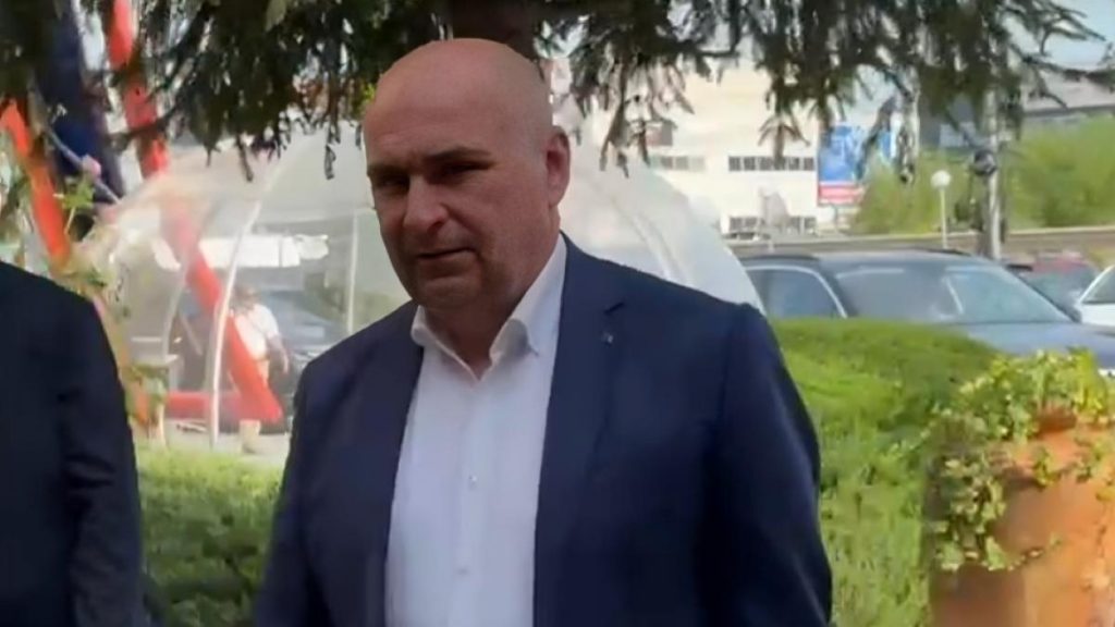 STENOGRAME din ședința lui Bolojan de la Timișoara: „Este puțin probabil să avem Guvern în august. Parlamentarii sunt în concediu.” stenograme din sedinta lui bolojan de la timisoara este putin probabil sa avem guvern in august parlamentarii sunt in concediu