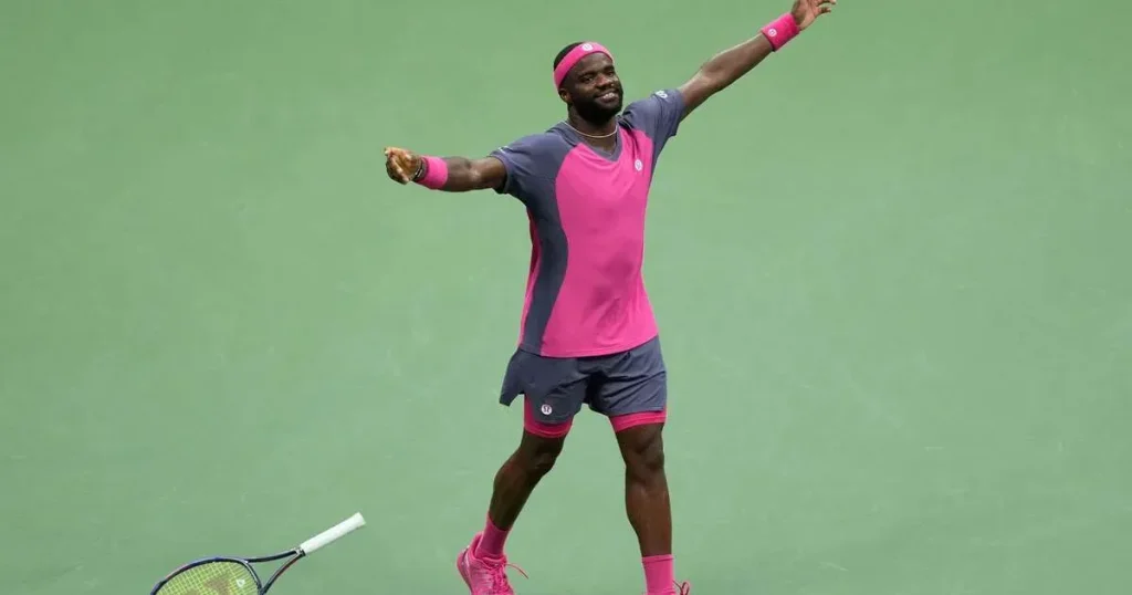 Frances Tiafoe câștigă în cinci seturi, după un final dramatic la US Open