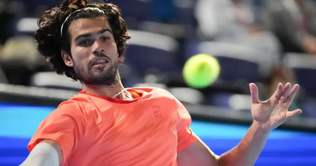 Alcaraz joacă cu Arnaldi la Tokyo; Gauff și Swiatek debutează la Beijing