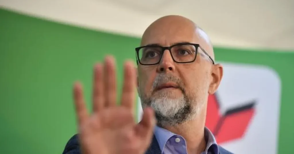 Luca Niculescu, prima vizită la Chișinău: discuții cu Maia Sandu și Vasile Tofan Luca Niculescu, prima vizită la Chișinău: discuții cu Maia Sandu și Vasile Tofan