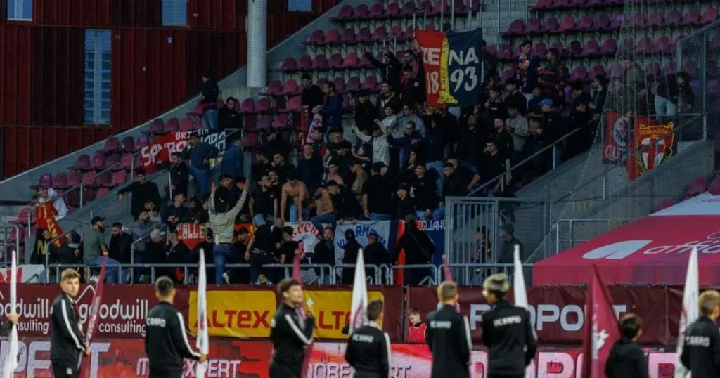 Scandal în Giulești! Suporterii Genoei s-au bătut între ei la amicalul cu Rapid